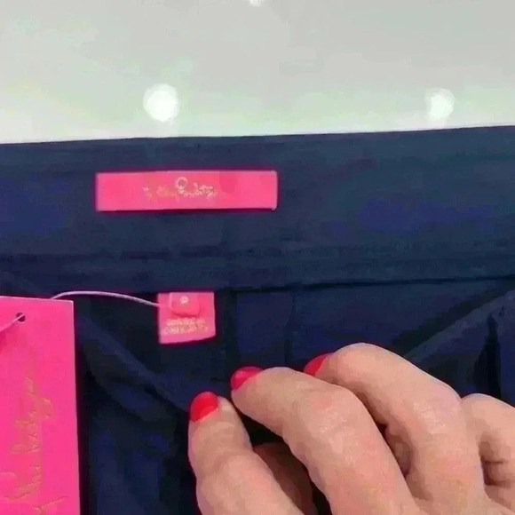 NWT Lilly Pulitzer Sz 8 Shara Mid Rise Stretch Short in True Navy Item# 9A - Picture 5 of 6